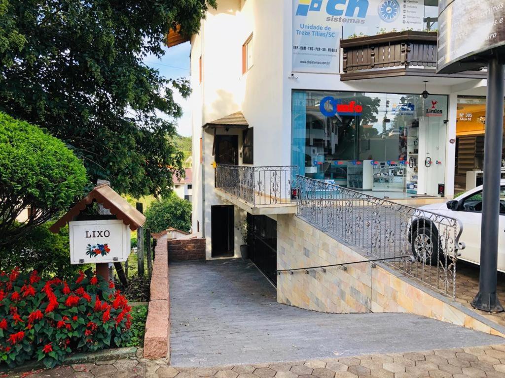 Alpen Hospedagem Treze Tilias Bagian luar foto